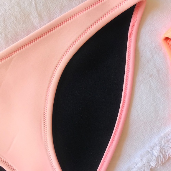 TRIANGL BATHING SUITS - Picture 3 of 4